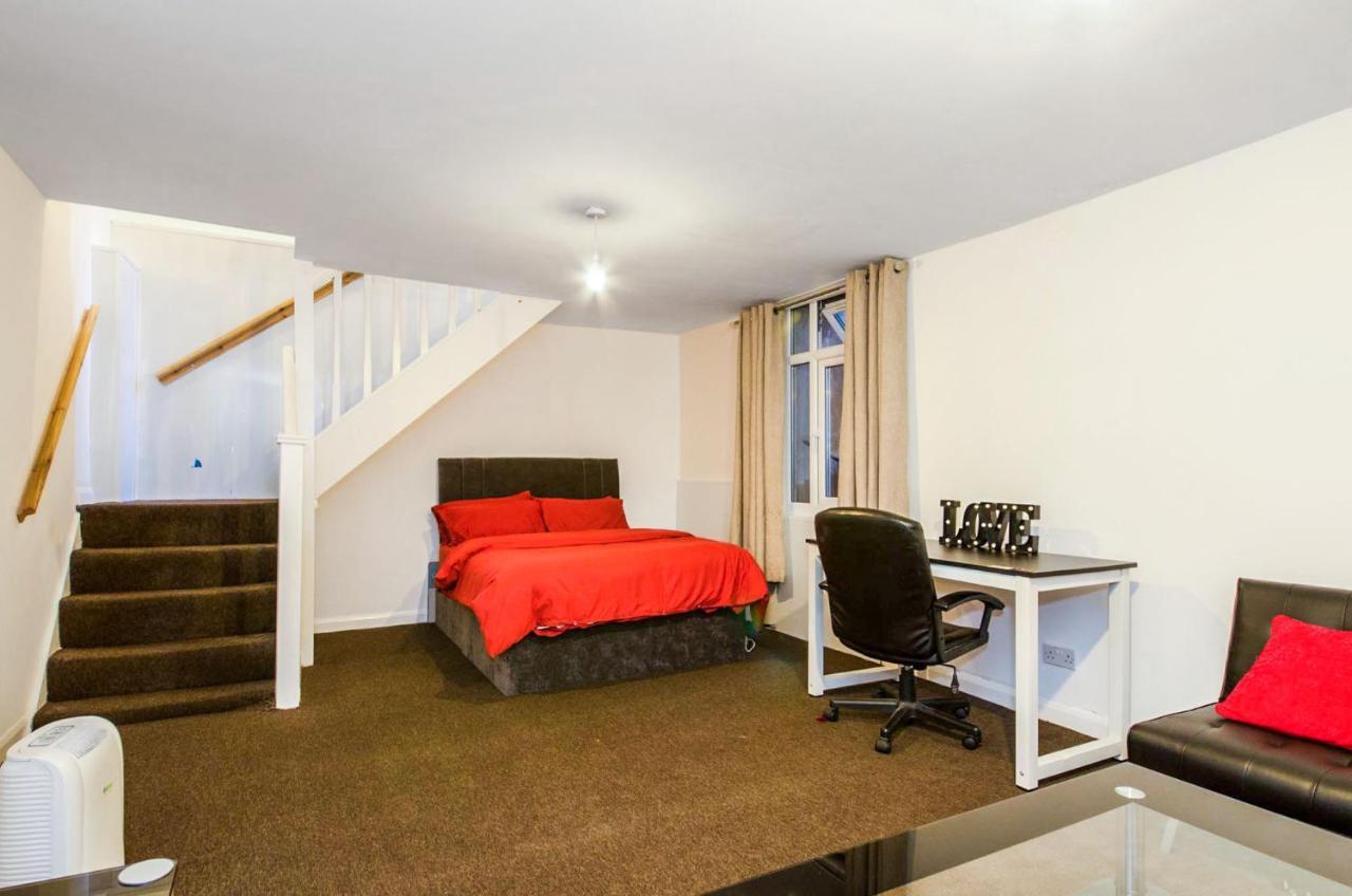 Spacious Studio Flat- Watford Junction & Harry Potter World Luaran gambar